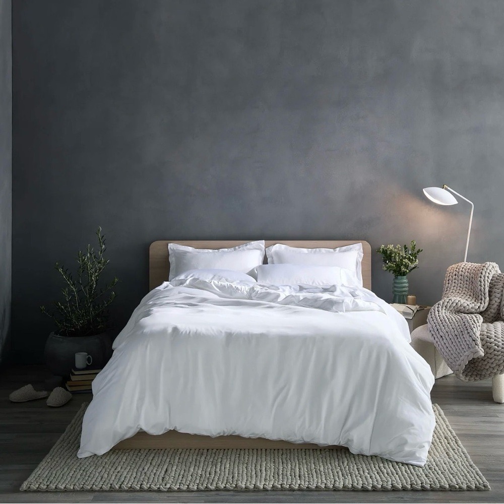 HUSH Duvet weighted blanket COVER ONLY White Queen Size 100 % Bamboo Fibers